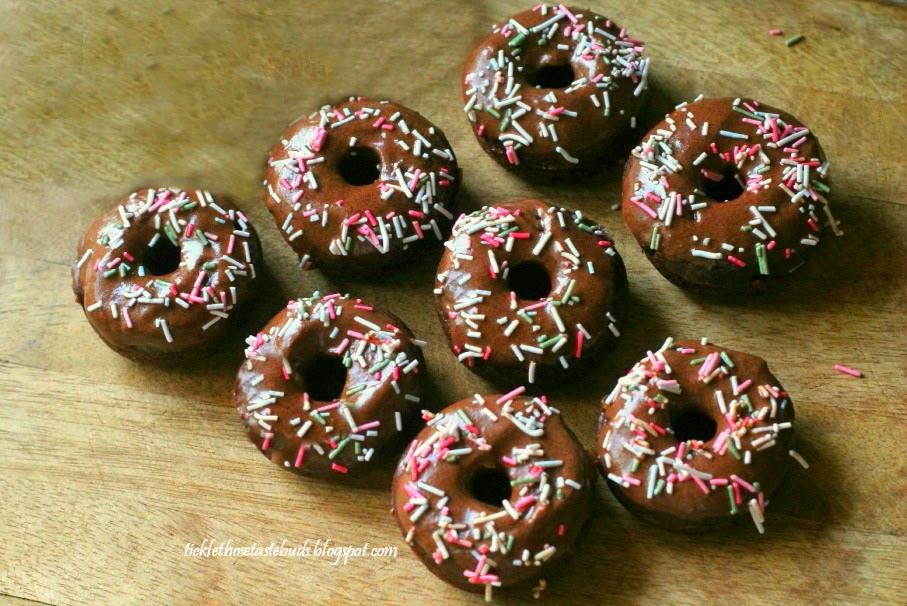 Mini-Baked-Donuts-with-Sprinkles-Ticklethosetastebuds