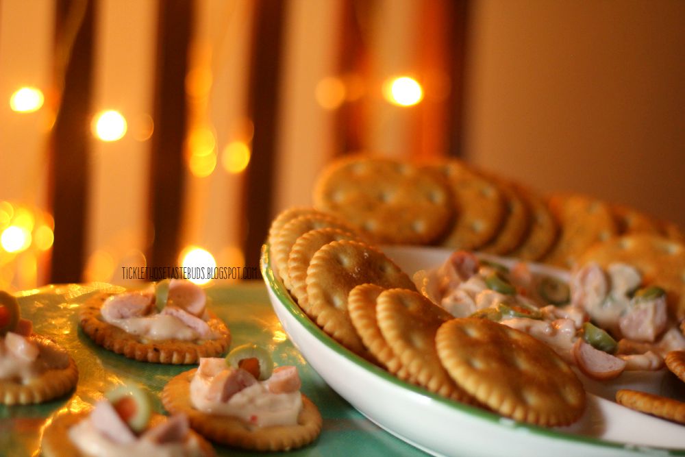 Butter-Puff-Party-Dip-ticklethosetastebuds