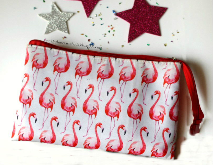 Flamingo-Makeup-Bag-Ticklethosetastebuds