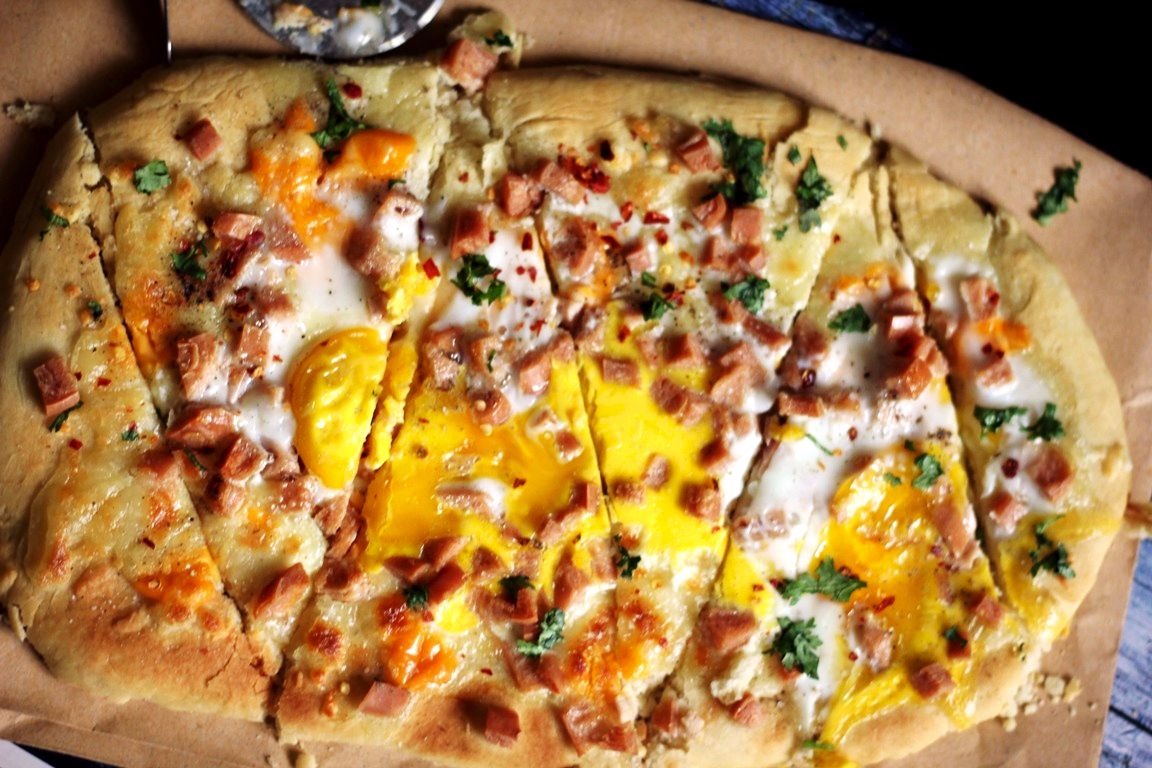 Breakfast Pizza with Pancake Mix Crust | Tickle Those Taste Buds