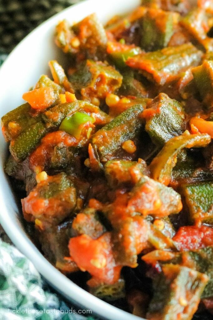 pyaz-wali-bhindi-okra-fry